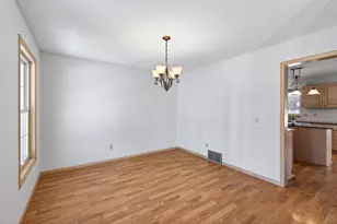 640 Hackmore Dr, Eagan, MN 55123 - Photo 7