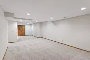 640 Hackmore Dr, Eagan, MN 55123 - Photo 39