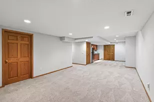 640 Hackmore Dr, Eagan, MN 55123 - Photo 41