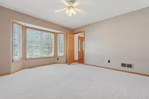 17452 Hibiscus Ave, Lakeville, MN 55044 - Photo 5