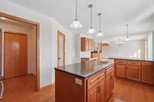 17452 Hibiscus Ave, Lakeville, MN 55044 - Photo 9