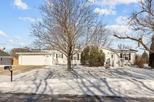 901 Sellards Dr, Dassel, MN 55325 - Photo 1