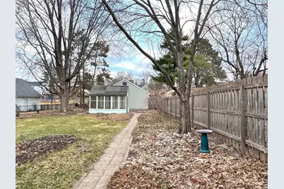 895 Lakeview Avenue, Saint Paul, MN 55117 - Photo 27