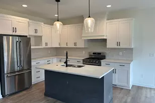 1693 Hadley Creek Dr NE, Rochester, MN 55906 - Photo 3