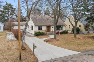 758 McKnight Rd N, Maplewood, MN 55119 - Photo 1