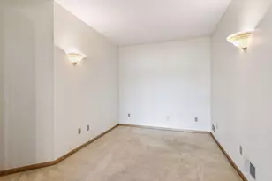 11472 Fairfield Rd W, Minnetonka, MN 55305 - Photo 21