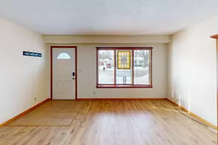 1023 4th Ave S, Albert Lea, MN 56007 - Photo 5