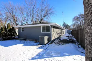 6 5th Ave NE, Hutchinson, MN 55350 - Photo 21