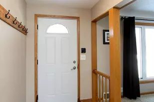 6 5th Ave NE, Hutchinson, MN 55350 - Photo 9