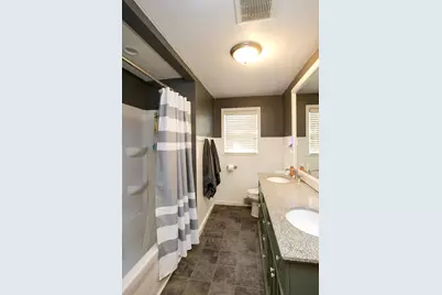 6 5th Avenue NE, Hutchinson, MN 55350 - Photo 17