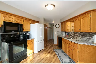 6 5th Avenue NE, Hutchinson, MN 55350 - Photo 11