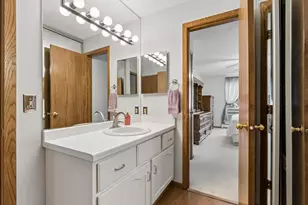 7631 Edinborough Way, Edina, MN 55435 - Photo 21