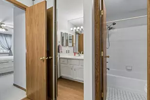 7631 Edinborough Way, Edina, MN 55435 - Photo 23