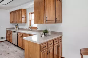 8849 Columbus Ave S, Bloomington, MN 55420 - Photo 13