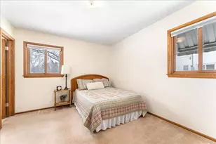 3009 W 100th St, Bloomington, MN 55431 - Photo 15