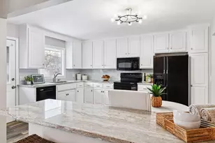 6040 Goldenrod Ln N, Plymouth, MN 55442 - Photo 7