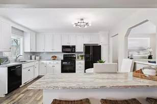 6040 Goldenrod Ln N, Plymouth, MN 55442 - Photo 11