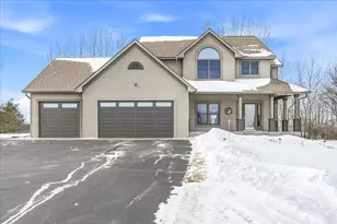 1654 Waters Edge Dr, New Richmond, WI 54017 - Photo 1