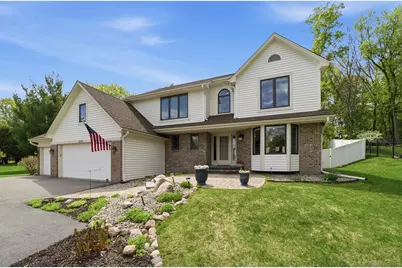300 Trappers Pass, Chanhassen, MN 55317 - Photo 3