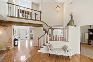 300 Trappers Pass, Chanhassen, MN 55317 - Photo 5