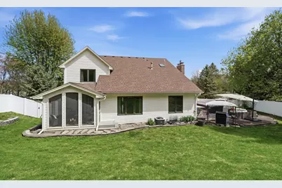 300 Trappers Pass, Chanhassen, MN 55317 - Photo 29