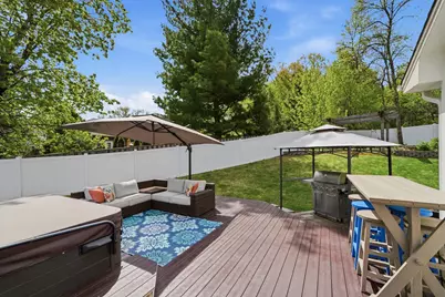 300 Trappers Pass, Chanhassen, MN 55317 - Photo 23