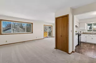 3277 Greenbrier St, Vadnais Heights, MN 55127 - Photo 9