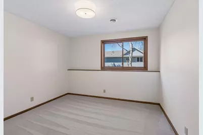 3277 Greenbrier Street, Vadnais Heights, MN 55127 - Photo 17