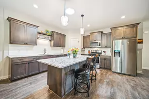 592 Shoreview Ln, Norwood Young America, MN 55397 - Photo 5