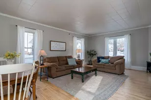 302 E Humphrey St, Lake Crystal, MN 56055 - Photo 3