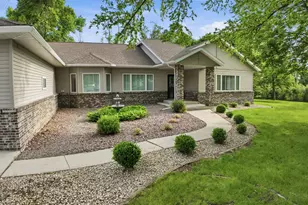 304 Lynsee Ln, Montevideo, MN 56265 - Photo 3