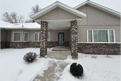 304 Lynsee Lane, Montevideo, MN 56265 - Photo 9