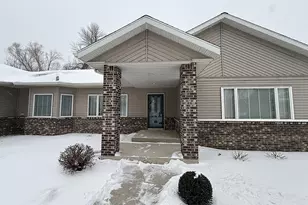 304 Lynsee Ln, Montevideo, MN 56265 - Photo 9