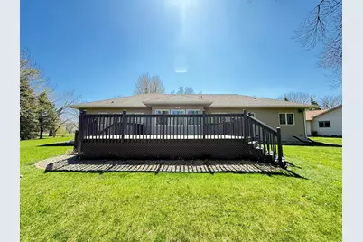 304 Lynsee Lane, Montevideo, MN 56265 - Photo 9