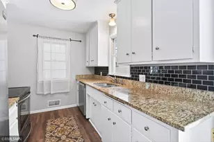 1084 Edgewater Ave, Shoreview, MN 55126 - Photo 11