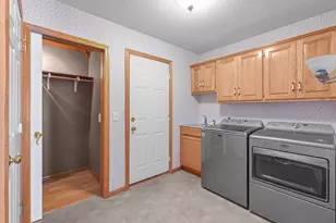 6600 Founders Pkwy, Brooklyn Park, MN 55445 - Photo 19