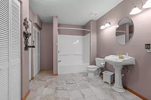 6600 Founders Pkwy, Brooklyn Park, MN 55445 - Photo 27