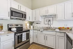 221 River Woods Ln, Burnsville, MN 55337 - Photo 9