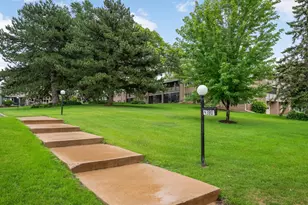 4380 Brookside Ct, Edina, MN 55436 - Photo 3