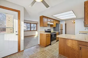 8433 Yates Ave N, Brooklyn Park, MN 55443 - Photo 9