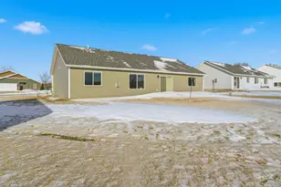 725 Northwood Dr, Janesville, MN 56048 - Photo 29