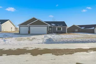 725 Northwood Dr, Janesville, MN 56048 - Photo 1