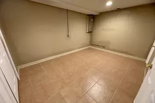 2002 Arkwright St, Maplewood, MN 55117 - Photo 11