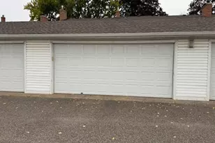 2002 Arkwright St, Maplewood, MN 55117 - Photo 19