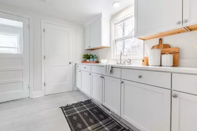 401 Rose Avenue E, Saint Paul, MN 55130 - Photo 7