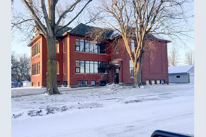 1131 N North Avenue, Fairmont, MN 56031 - Photo 1