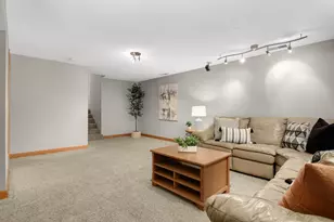8556 Irwin Rd, Bloomington, MN 55437 - Photo 23