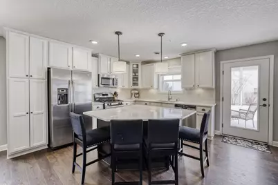 3304 Lakewood Trail, Woodbury, MN 55129 - Photo 3