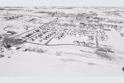 1021 E 3rd Avenue SE, Freeport, MN 56336 - Photo 5