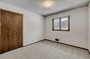 70 W Sandra Lee Dr, Saint Paul, MN 55119 - Photo 21